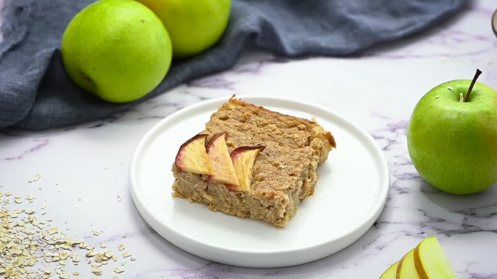 Apple Cinnamon Baked Oatmeal