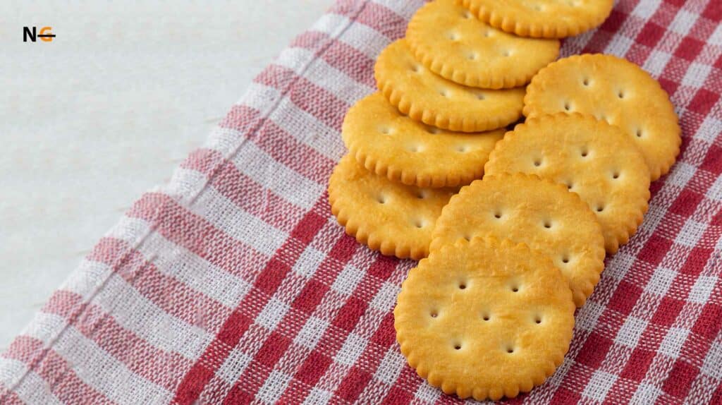 Ritz Cracker in plate